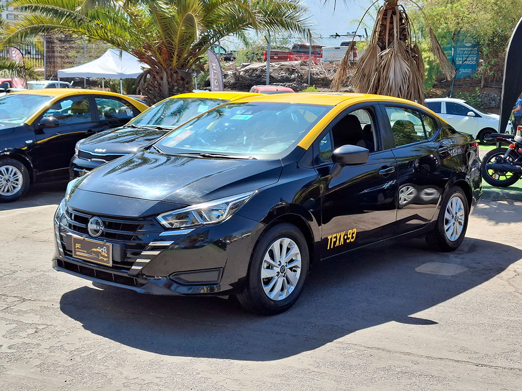 NISSAN VERSA