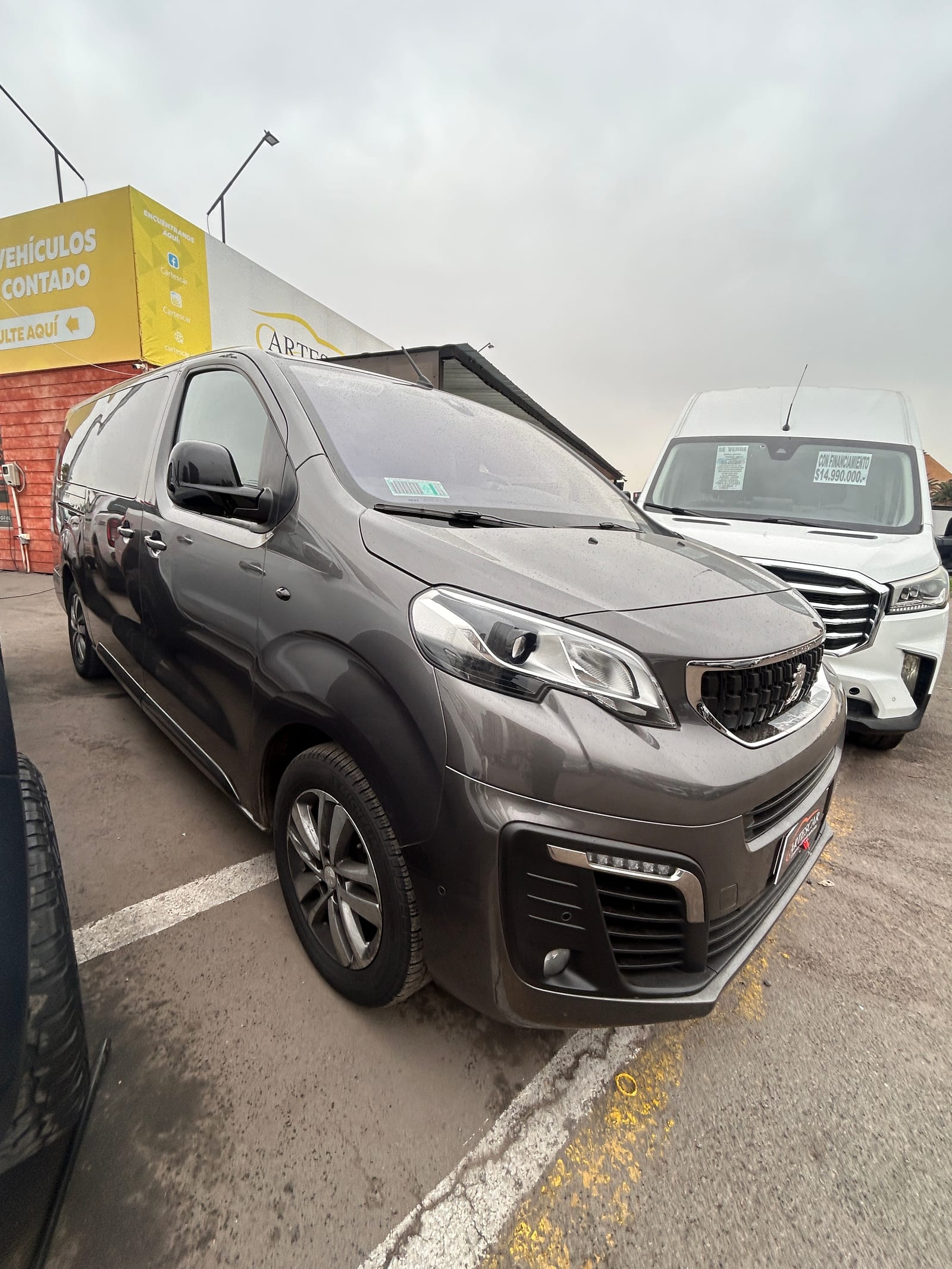 PEUGEOT Traveller
