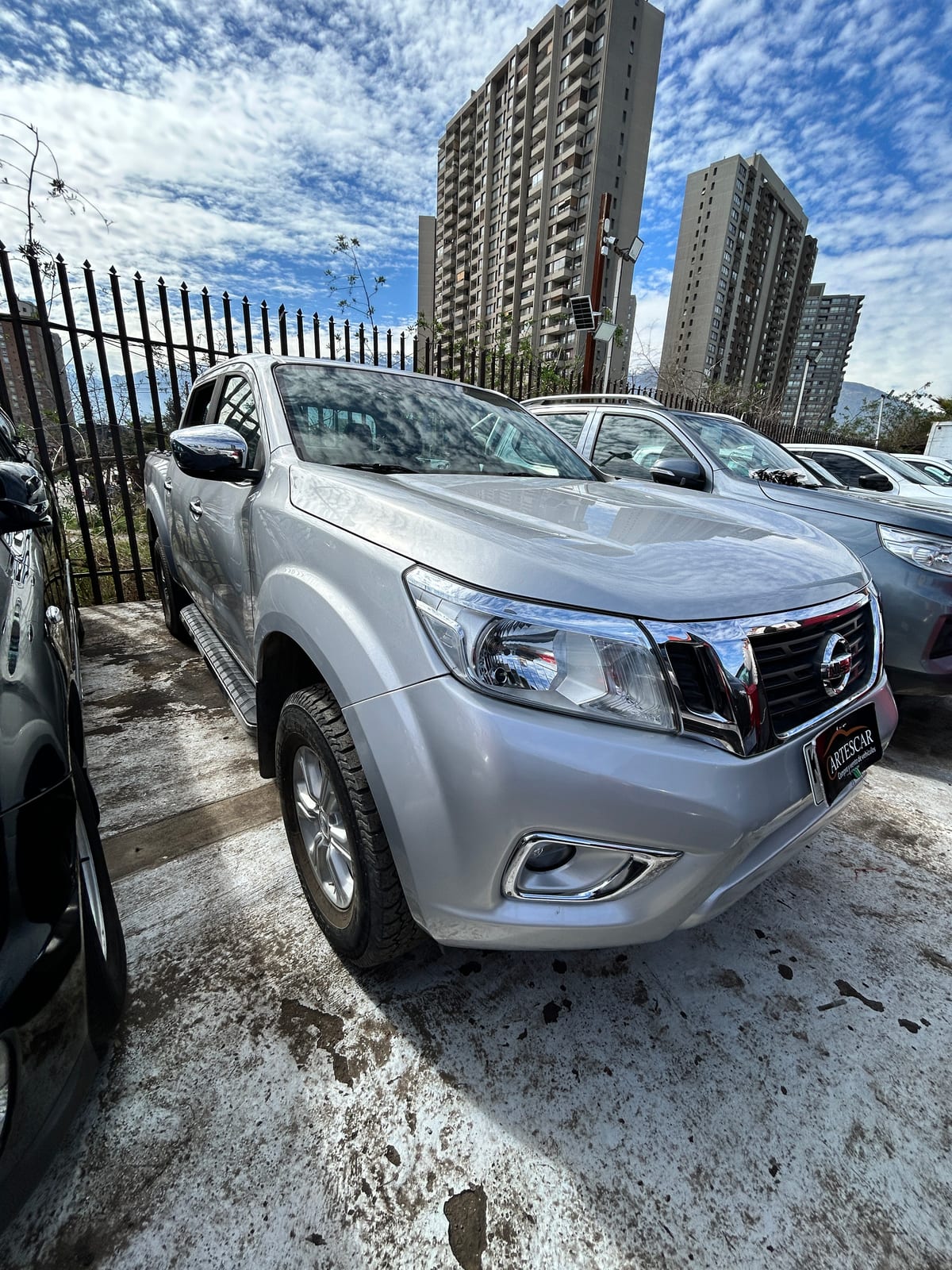 NISSAN NP300