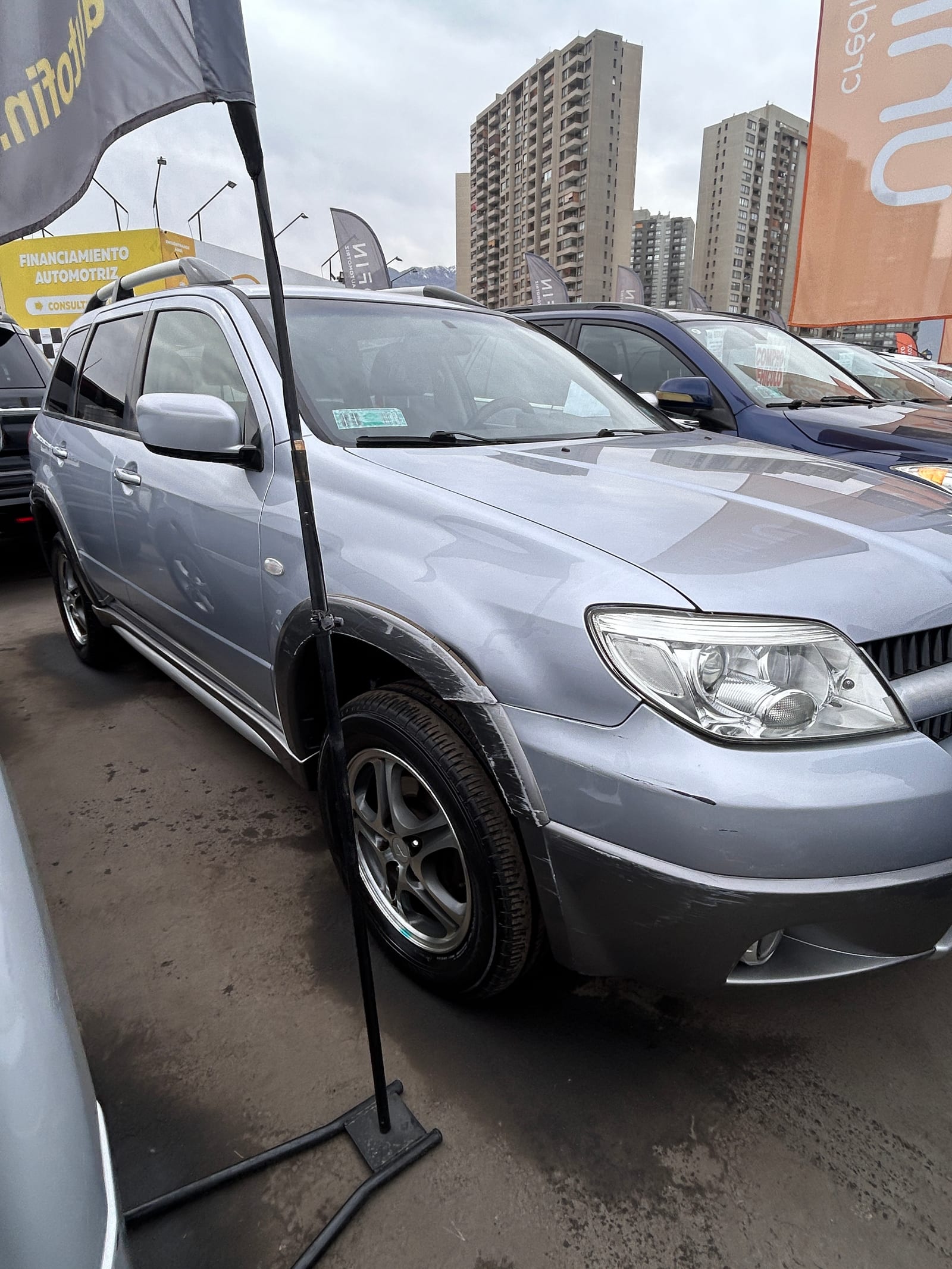 MITSUBISHI OUTLANDER