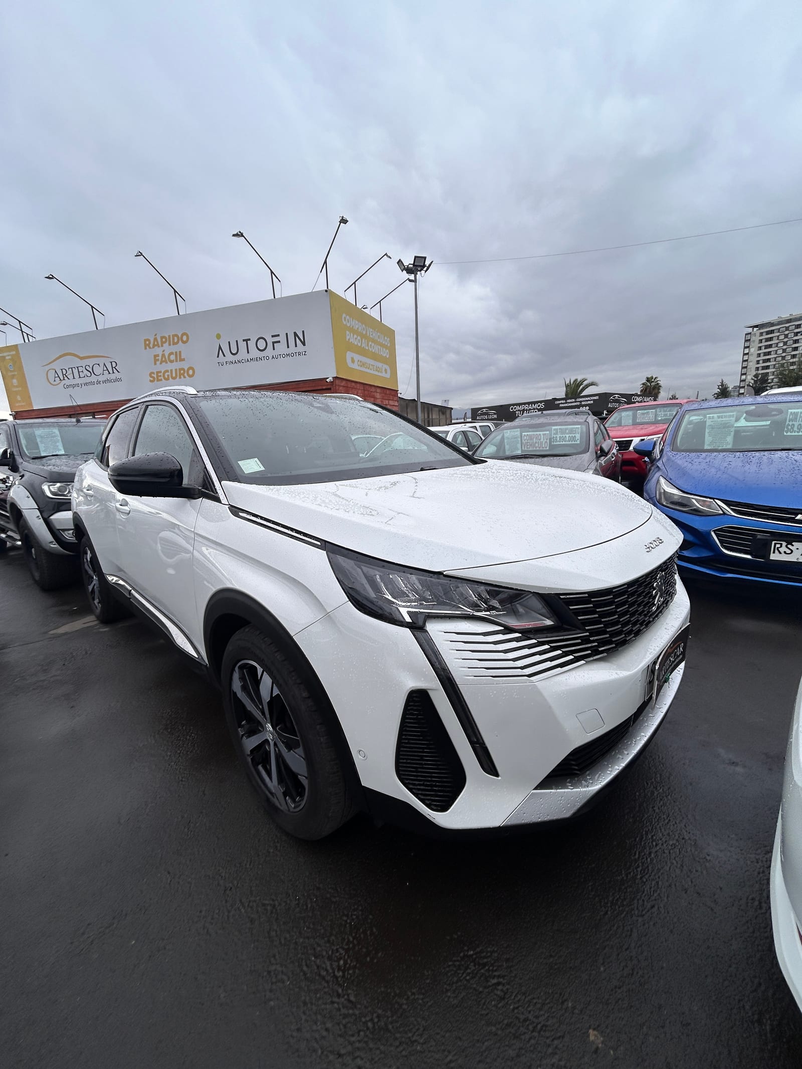 PEUGEOT 3008