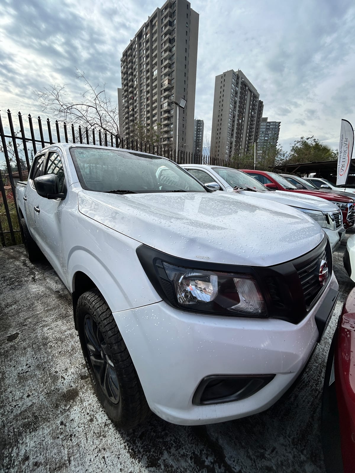 NISSAN NP300