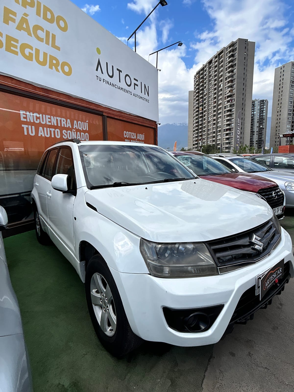 SUZUKI GRANDNOMADE