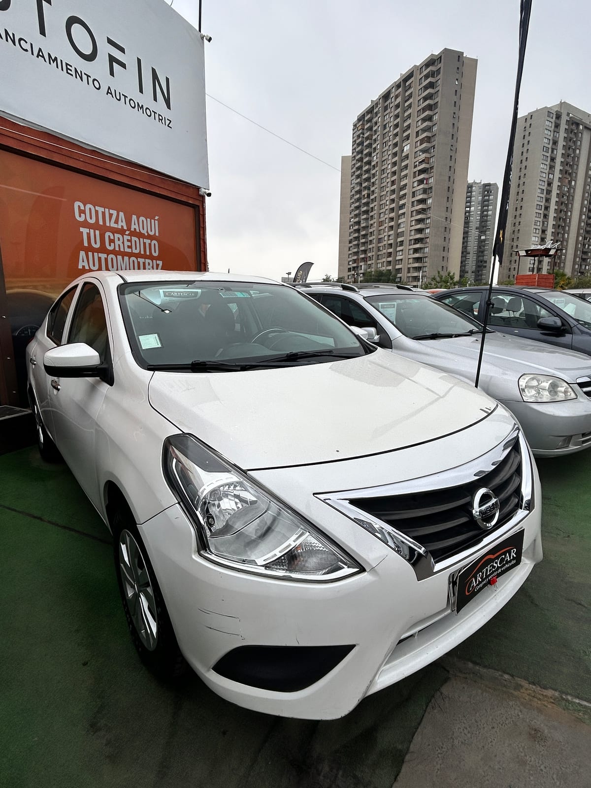 NISSAN VERSA