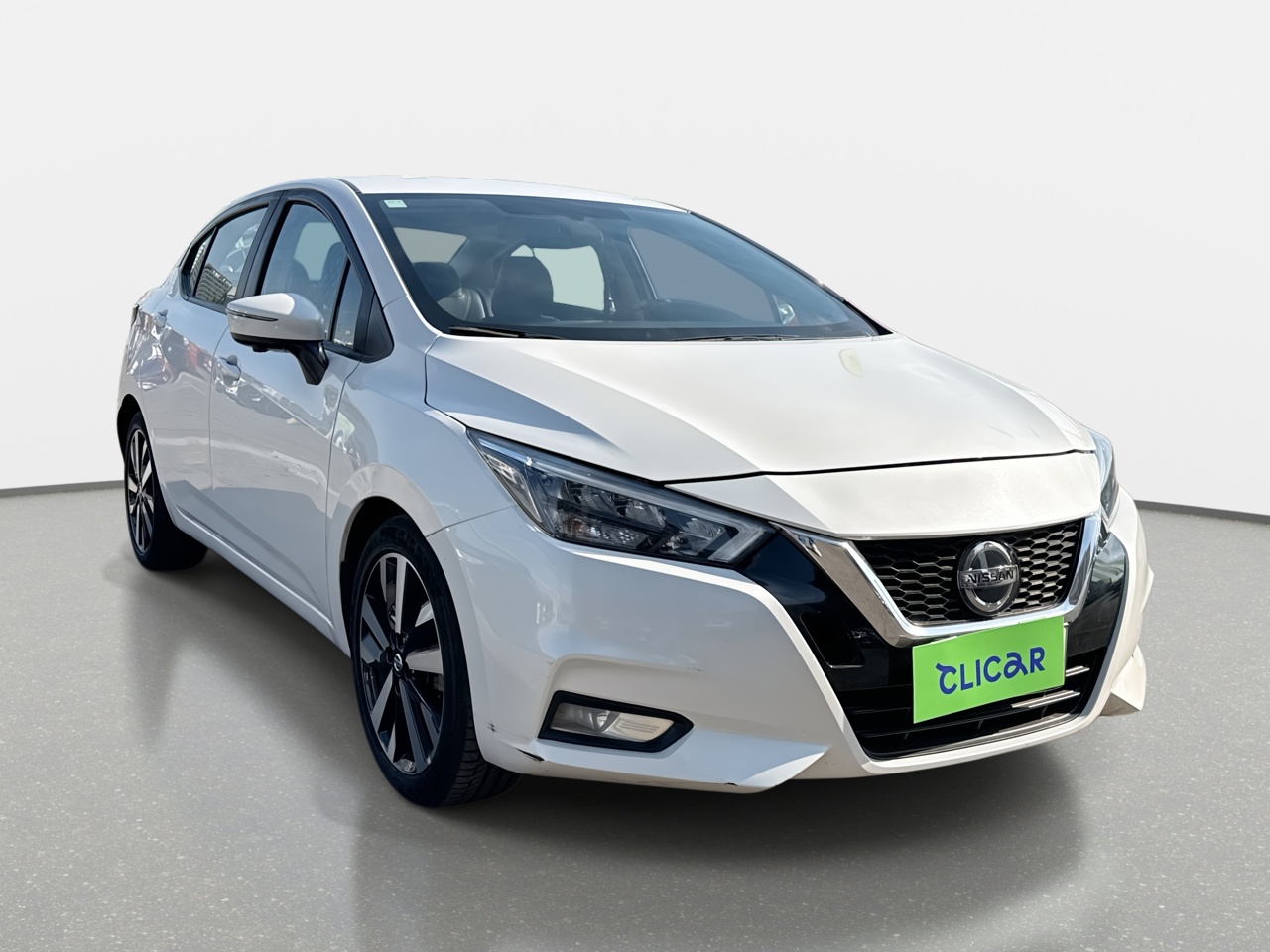 NISSAN Versa