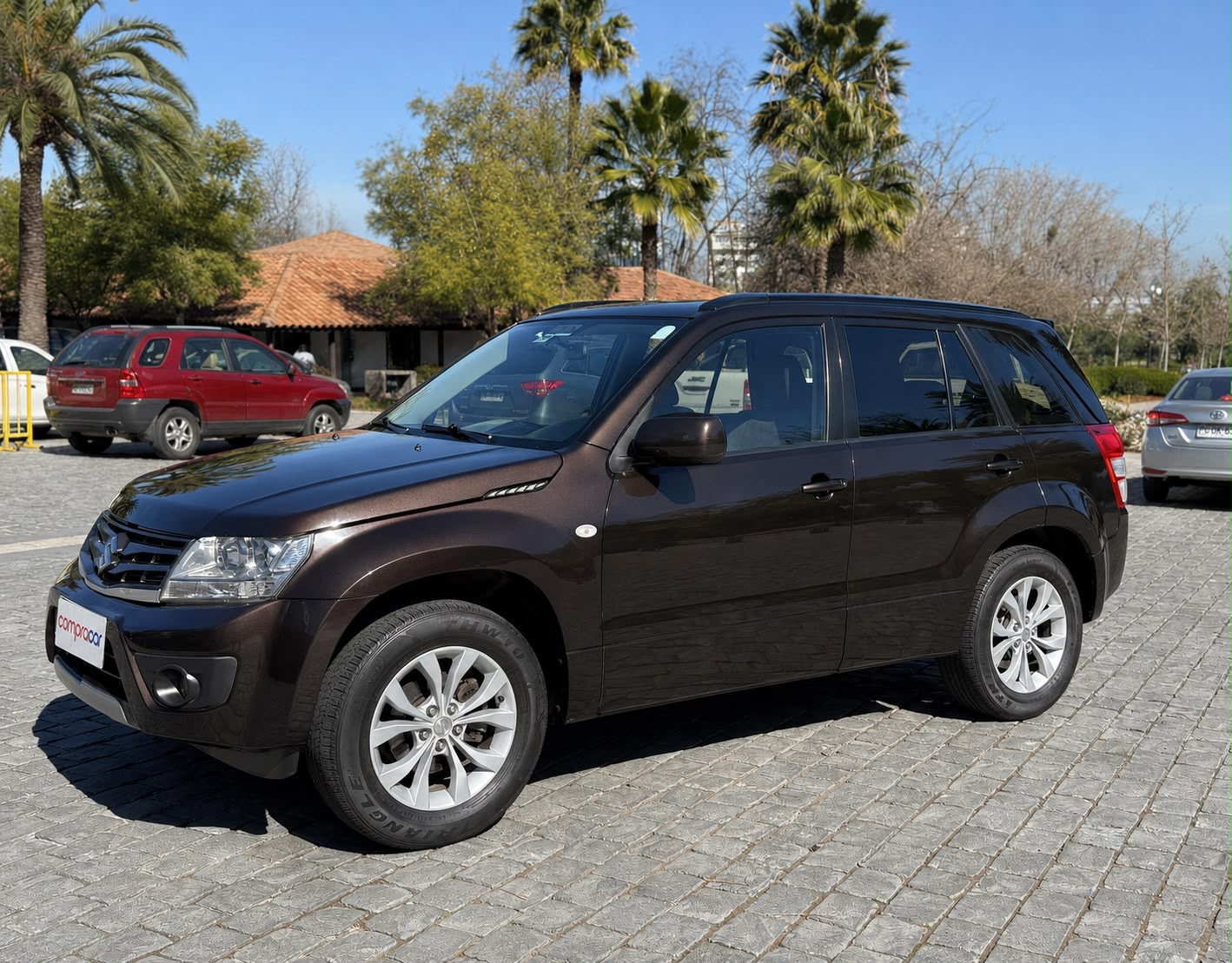 SUZUKI GRAND NOMADE