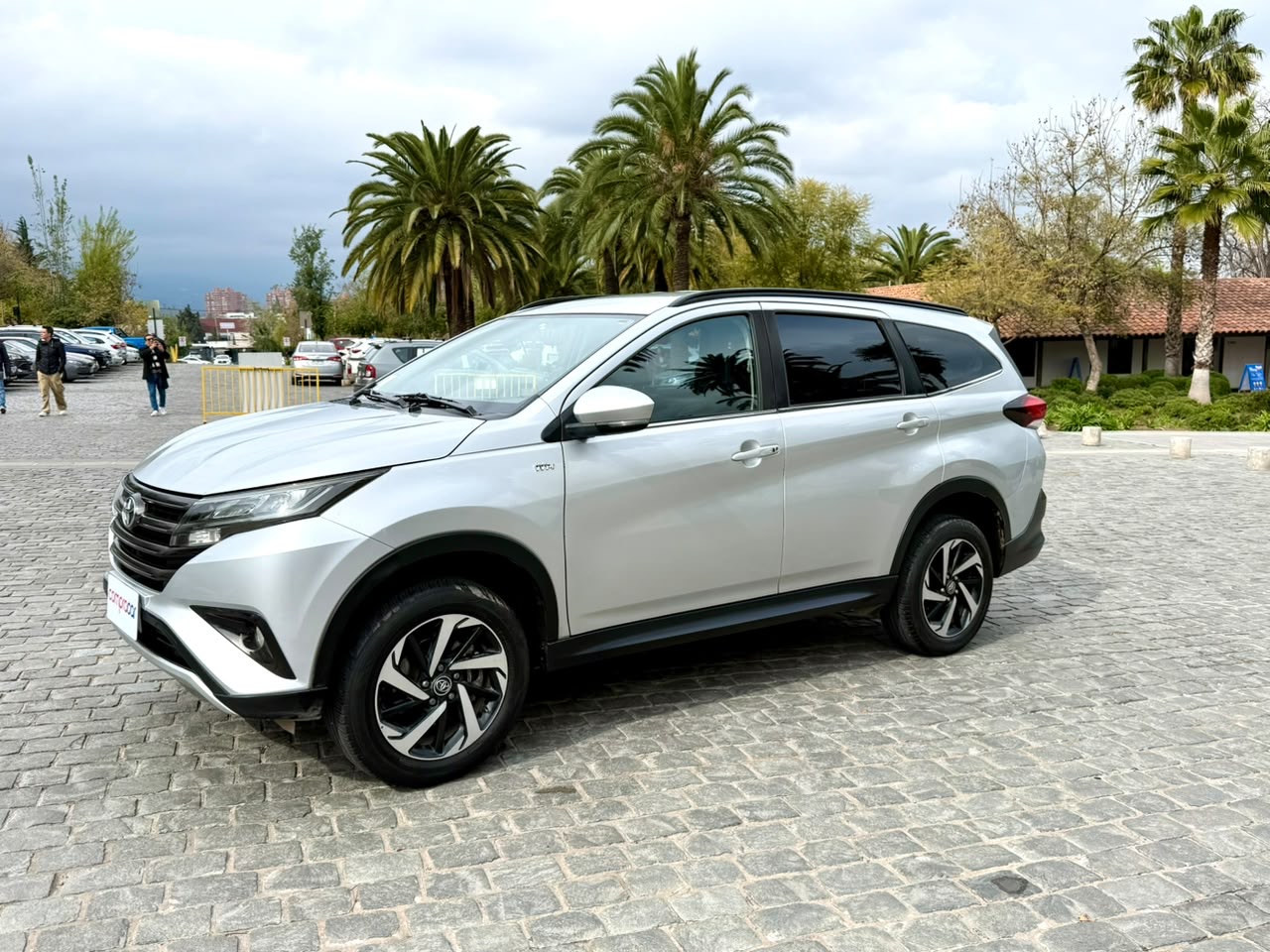 TOYOTA RUSH