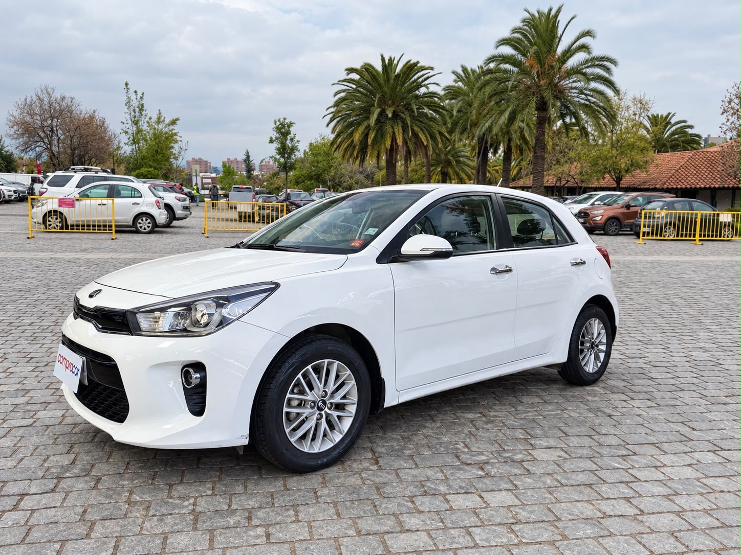 KIA MOTORS RIO 5