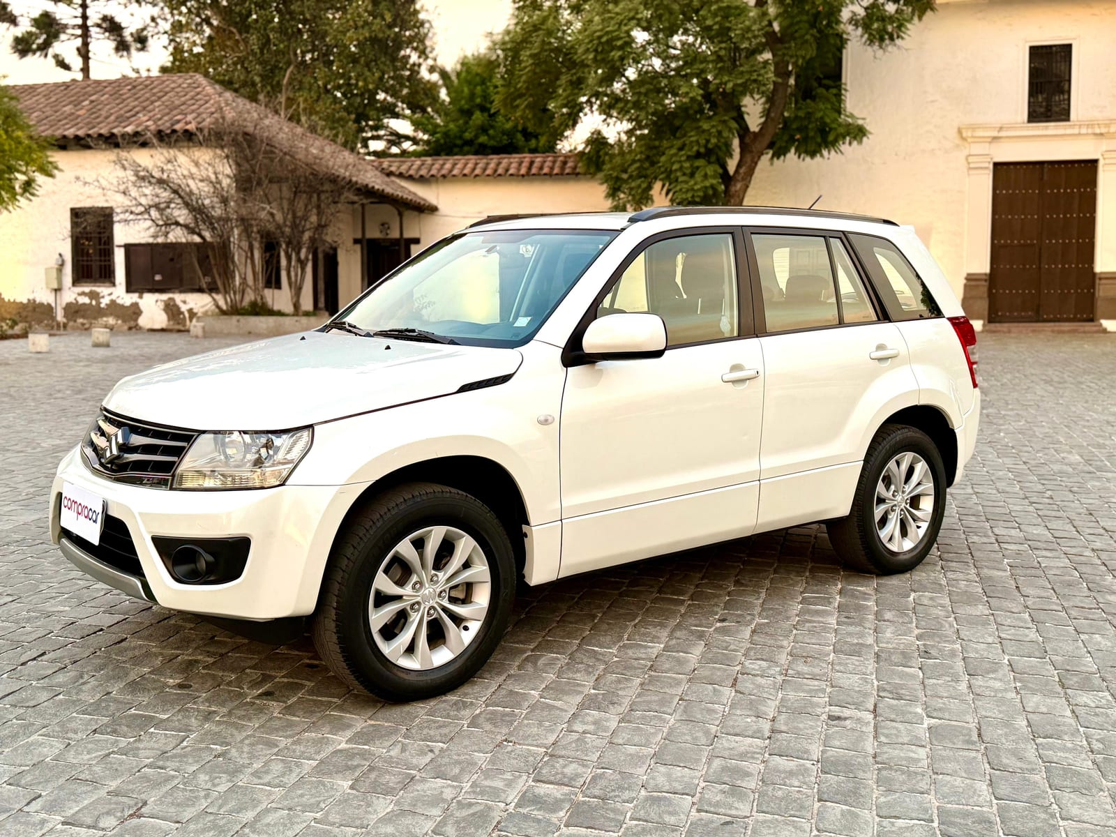 SUZUKI GRAND NOMADE