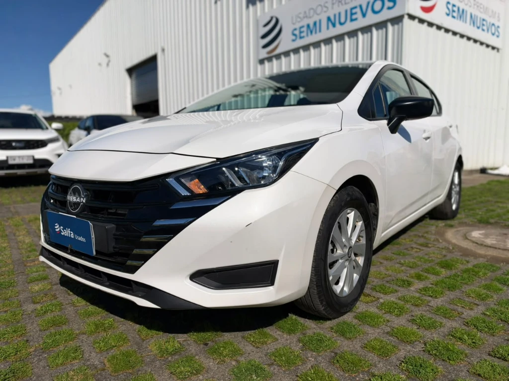 NISSAN VERSA